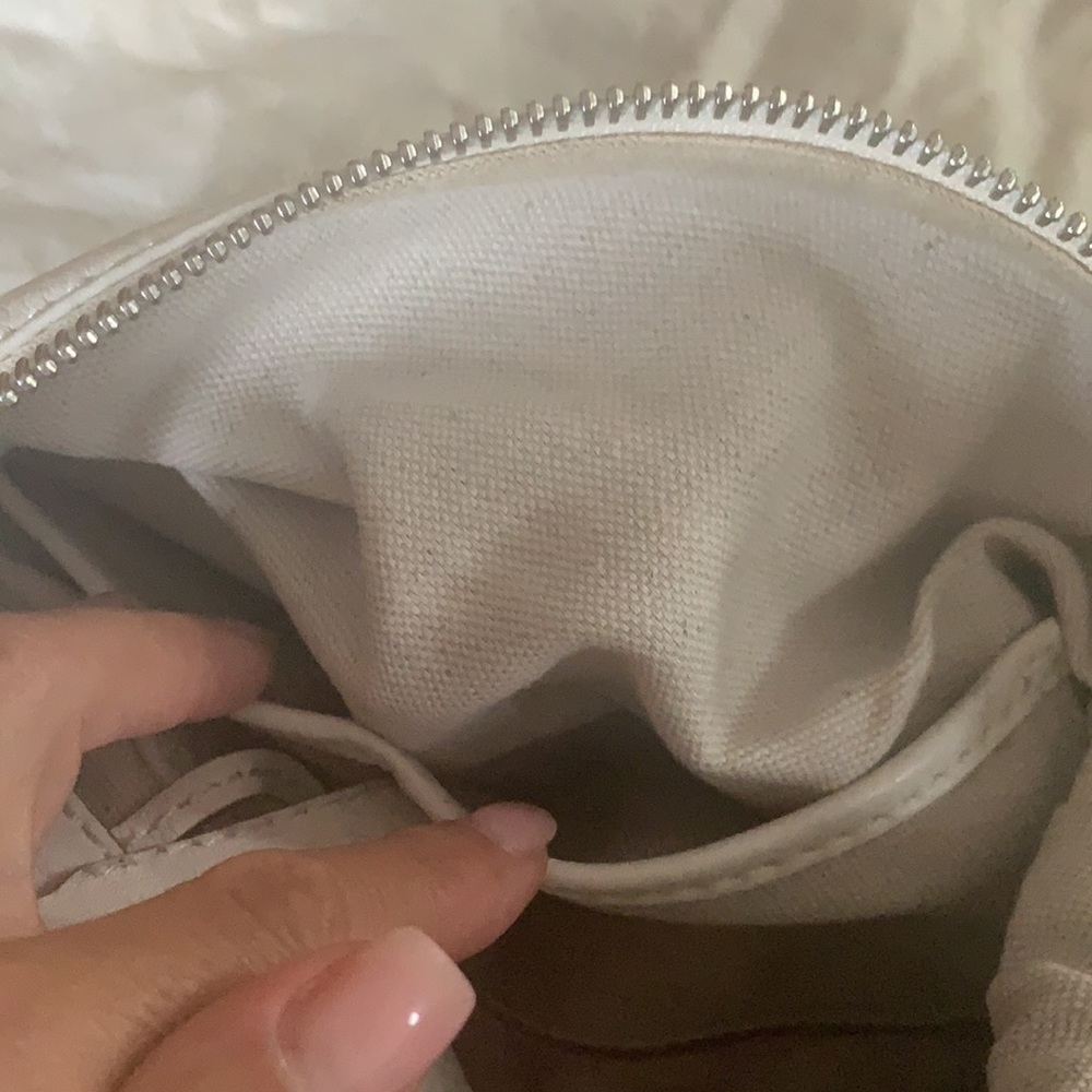 Michael Kors ivory pebbled leather, hobo with front pockets .  mint condition - Picture 9 of 13